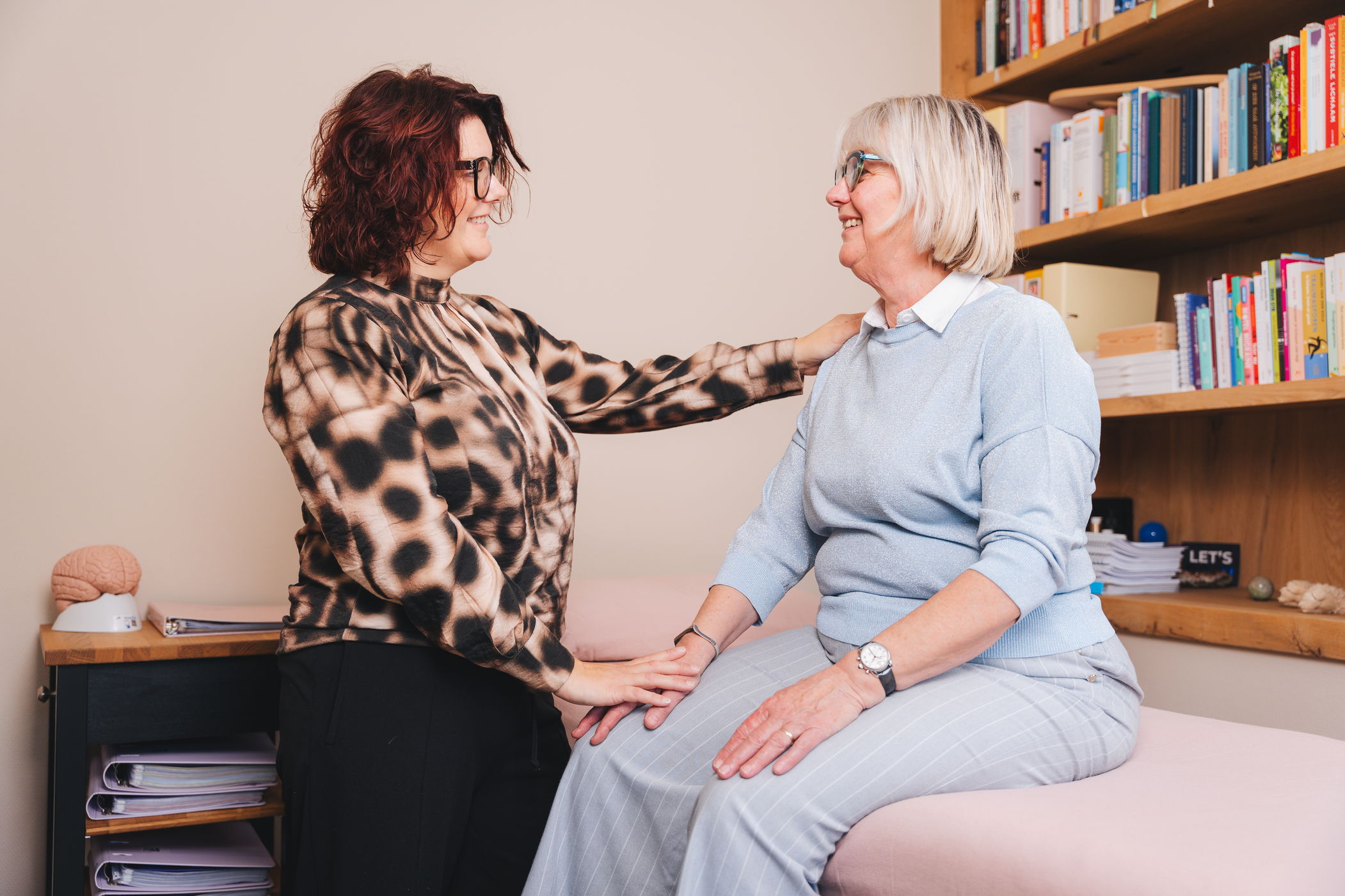 Marjolein behandelt de klant - Migraine Specialist